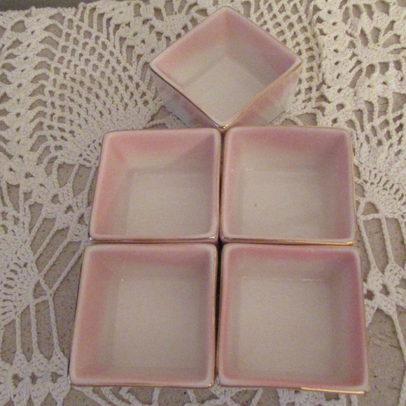 Japanese porcelain Pink & White square sauce cups - Picture 3 of 10
